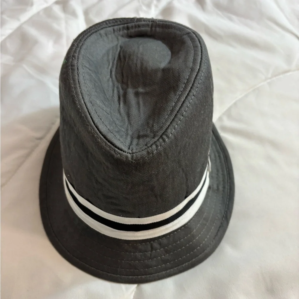 Kids Black Bucket Hat- one size (toddler) Adorbale top hat with white strip